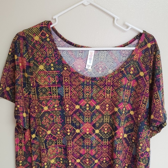 LulaRoe Classic T 2XL - Picture 1 of 3